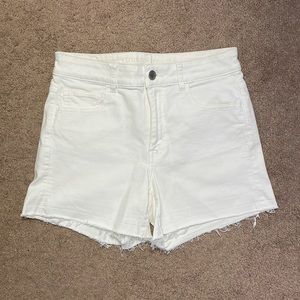 American Eagle White Super Stretch Jean Shorts Size: 10